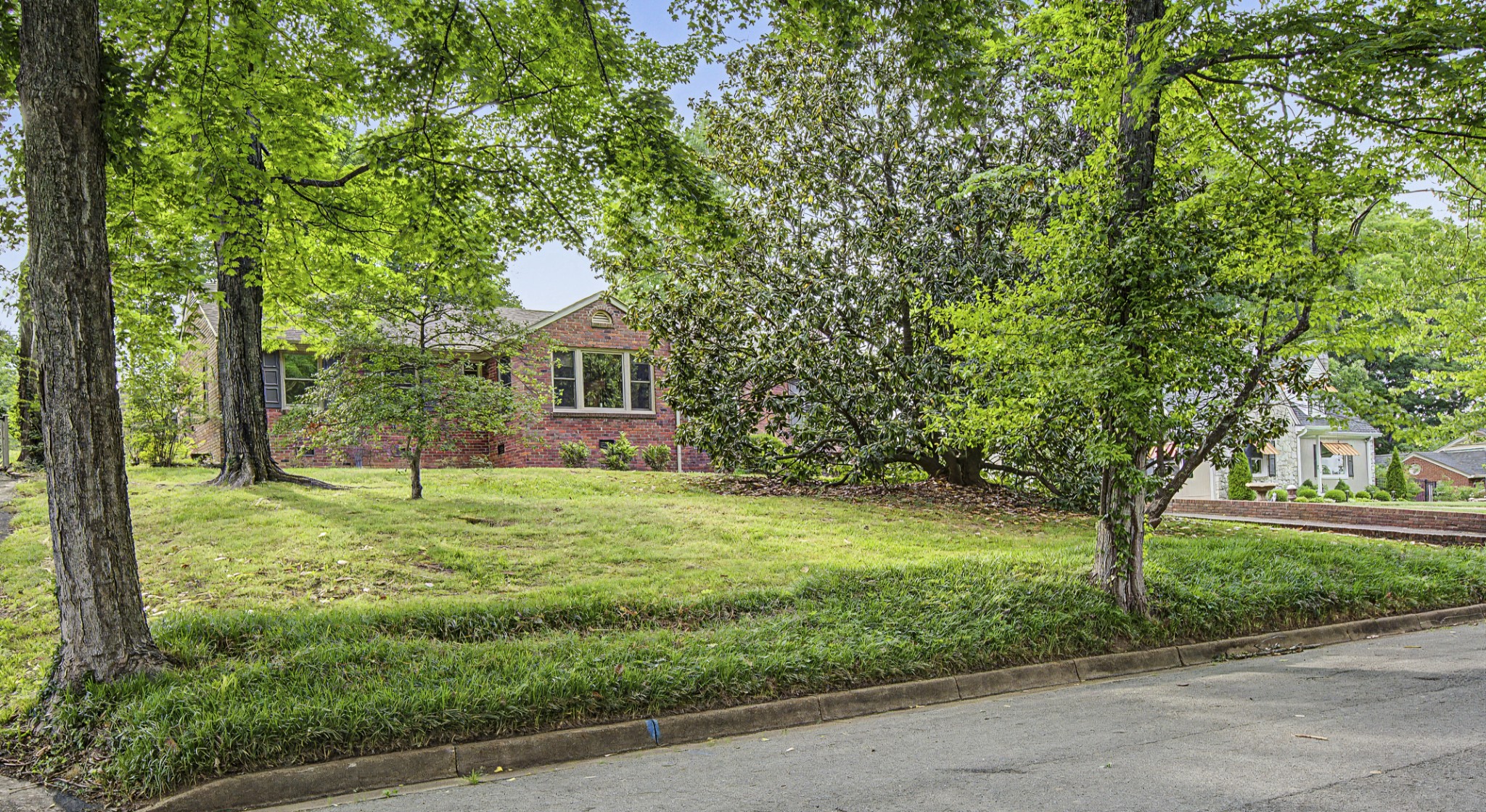 208 Trahern Ln