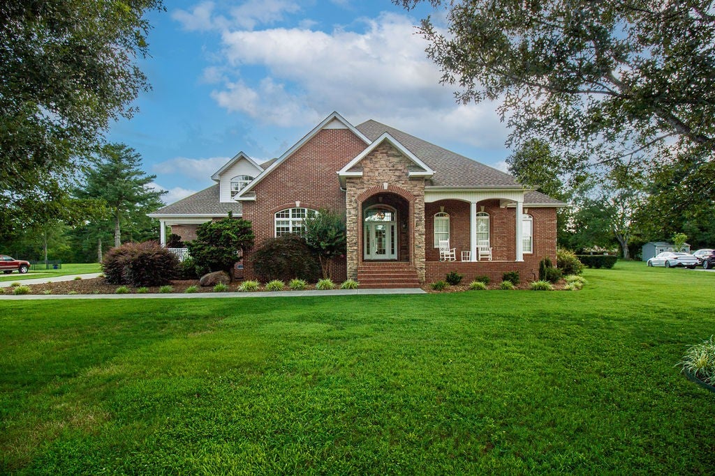 323 Ridgecrest Dr