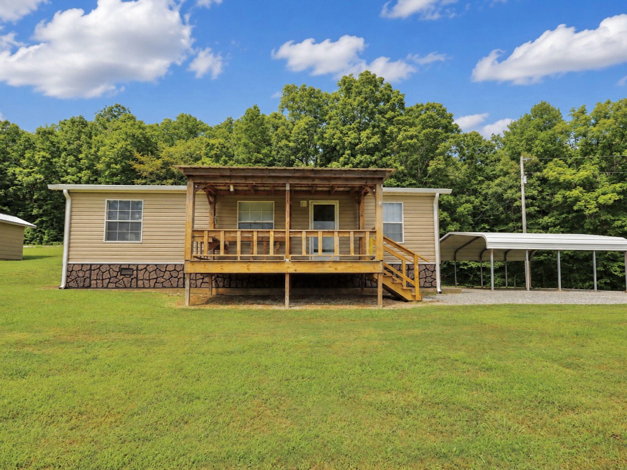 Photo 1 of 32 — 507 County Road 29, Riceville, TN 37370