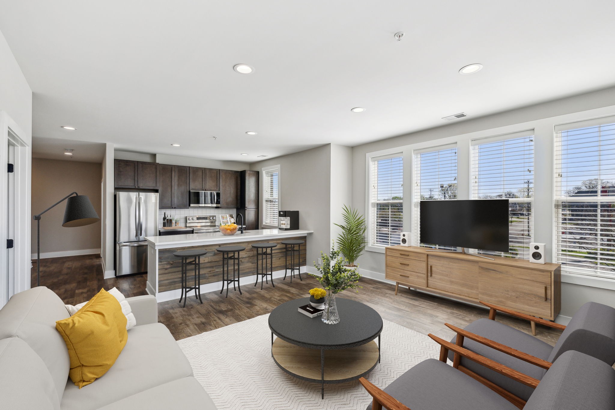 1077 E Trinity Ln 201