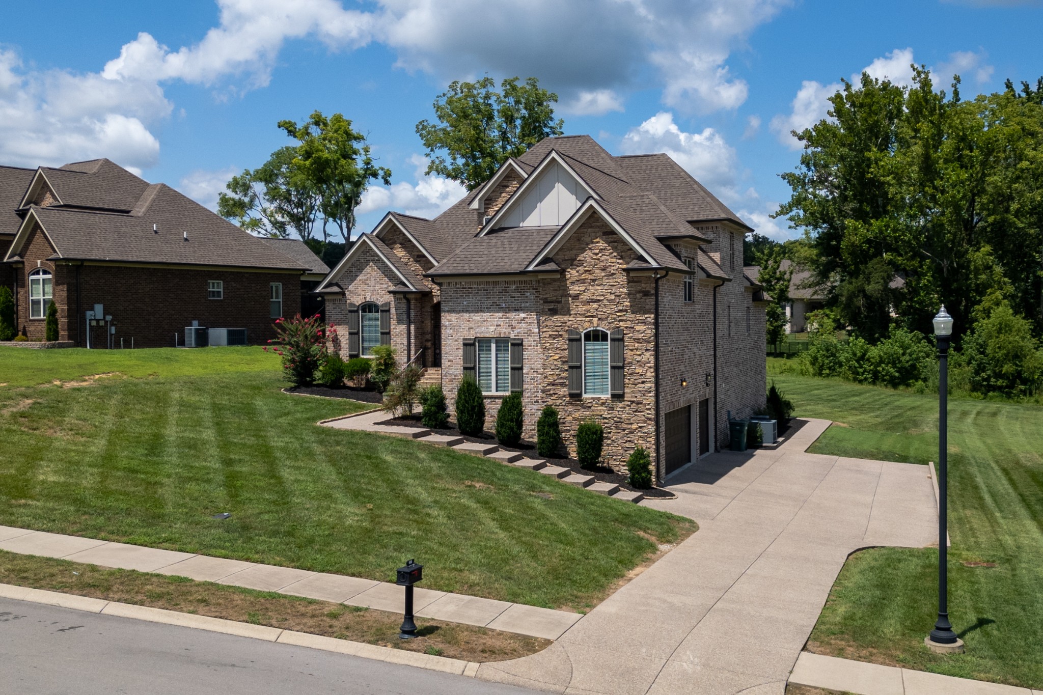 2727 Cherrydale Dr