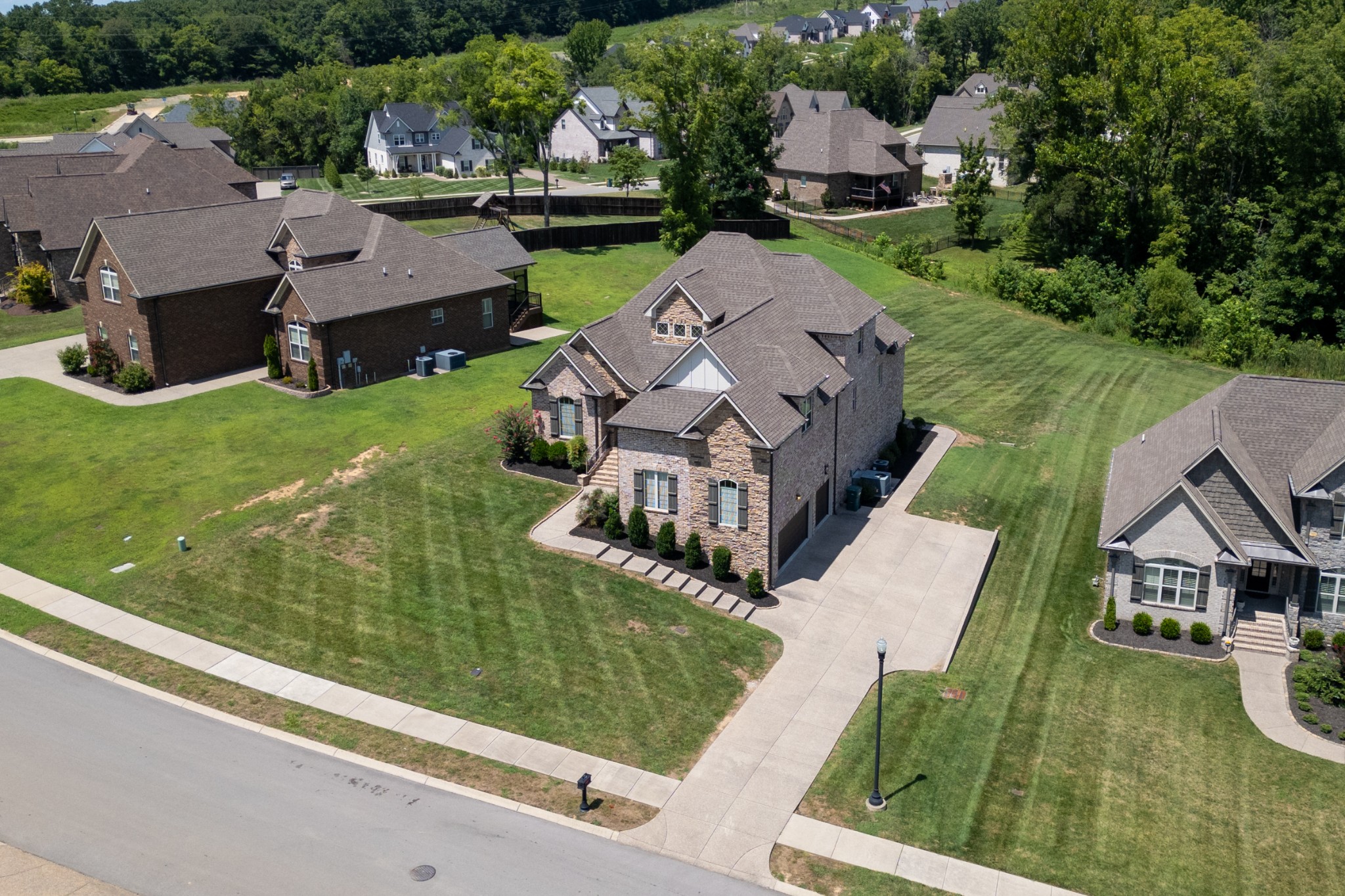 2727 Cherrydale Dr