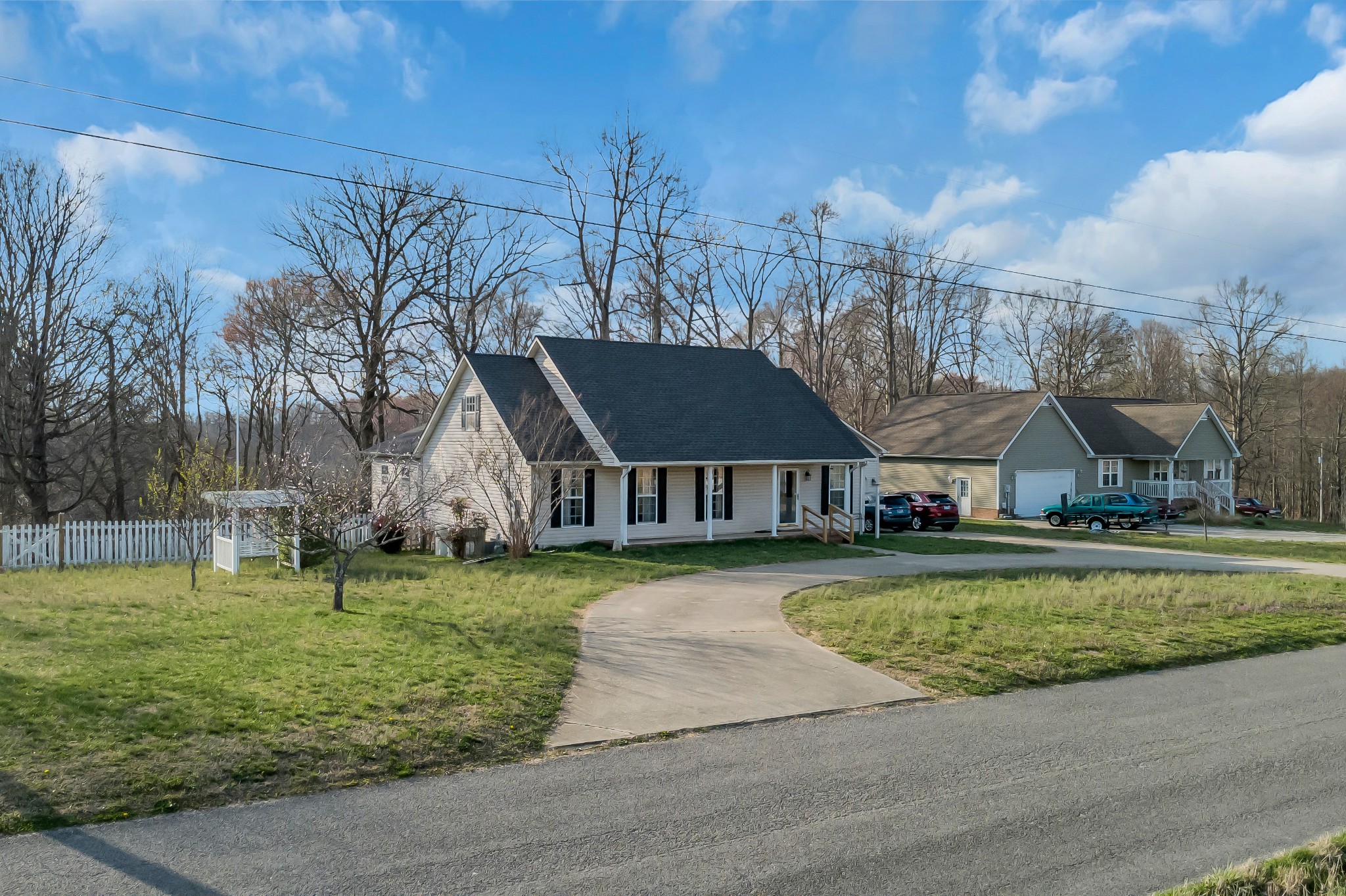 672 Old Snow Hill Rd