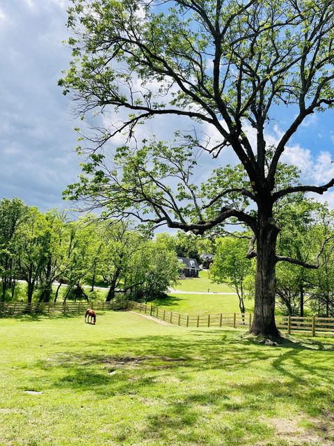 1019 Forestpointe Hendersonville TN 37075