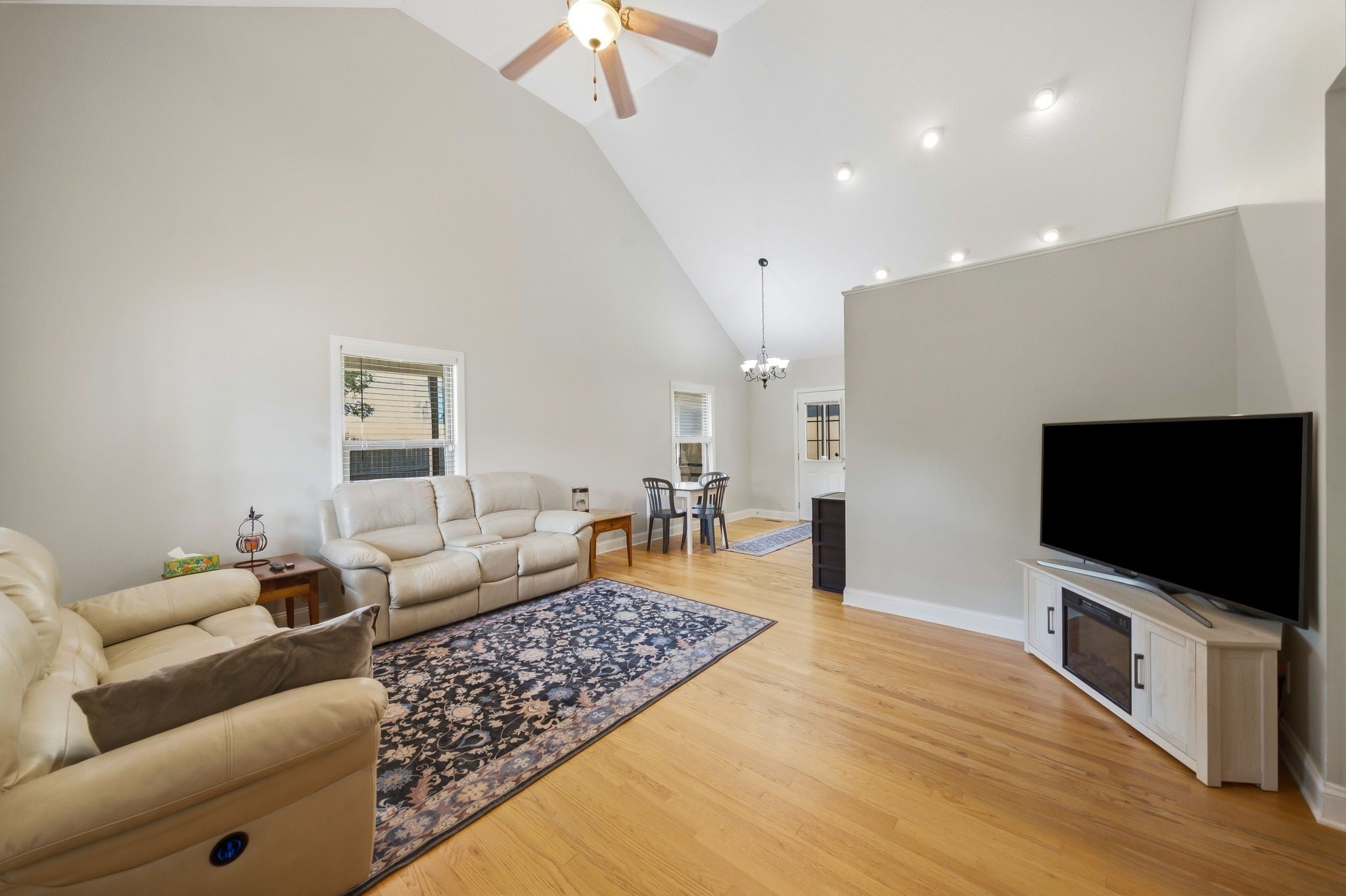 257 Home Place Ct SE