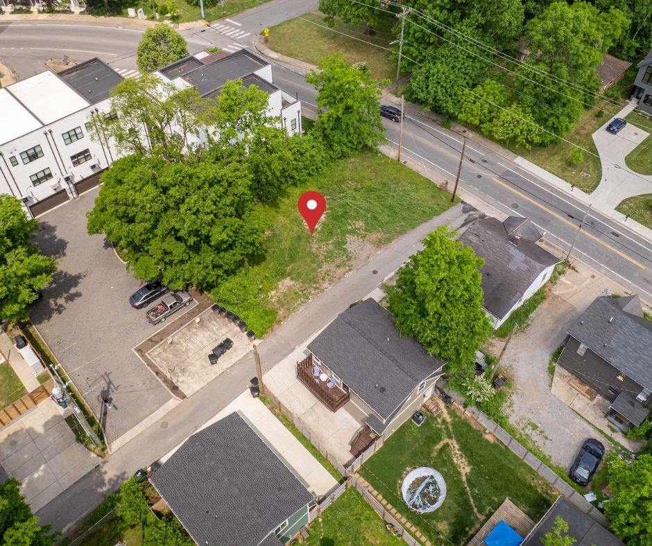 500 Douglas Ave