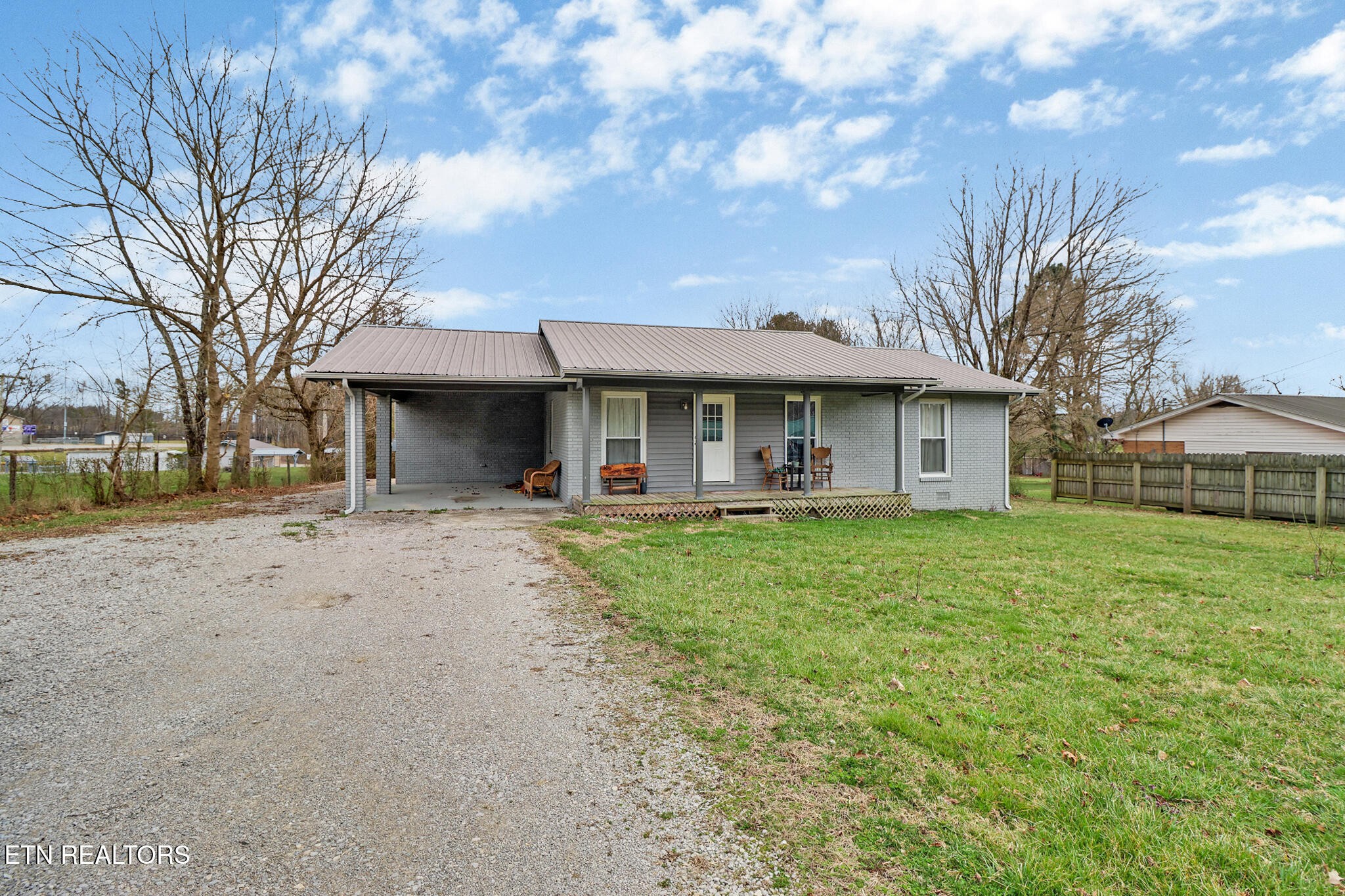 1016 W Hill Rd