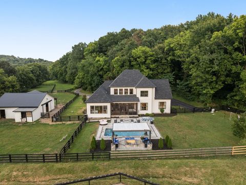 4450 Savage Pointe PVT Dr Franklin TN 37064