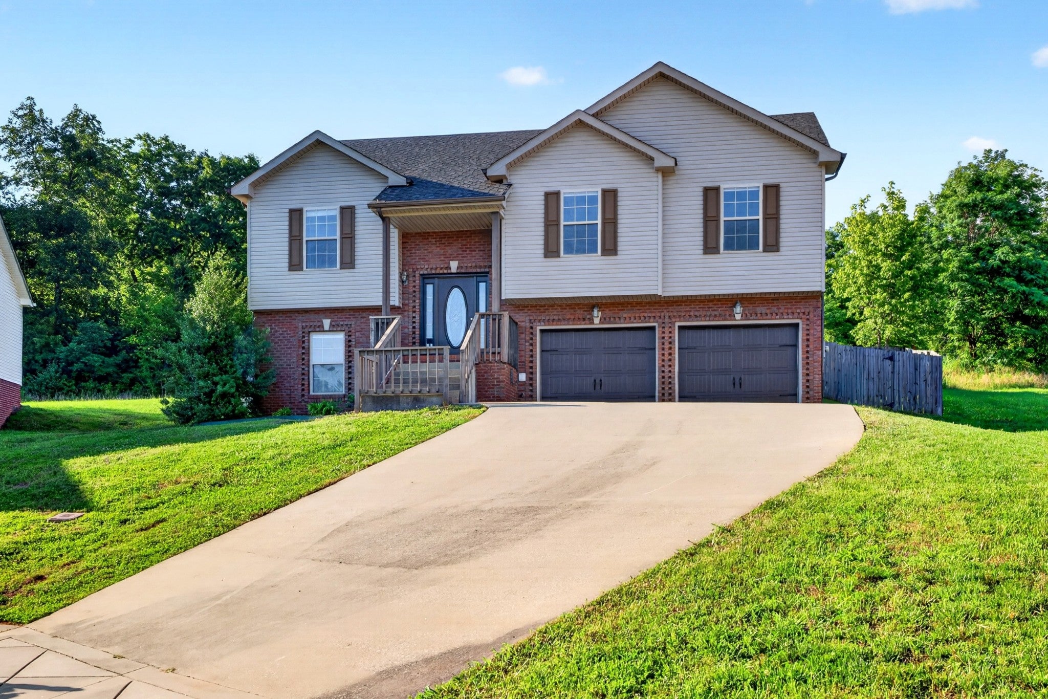 493 Comanche Ct