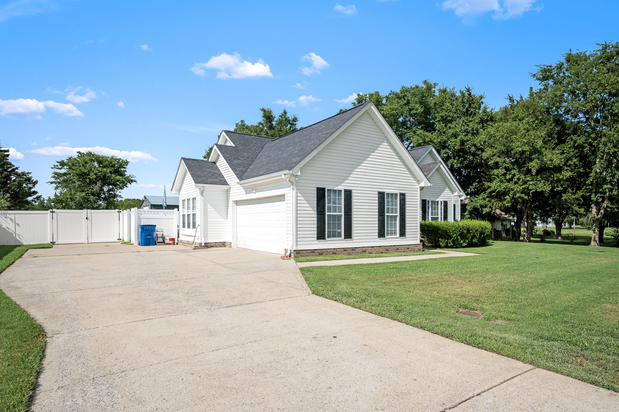 410 Stones River Ln
