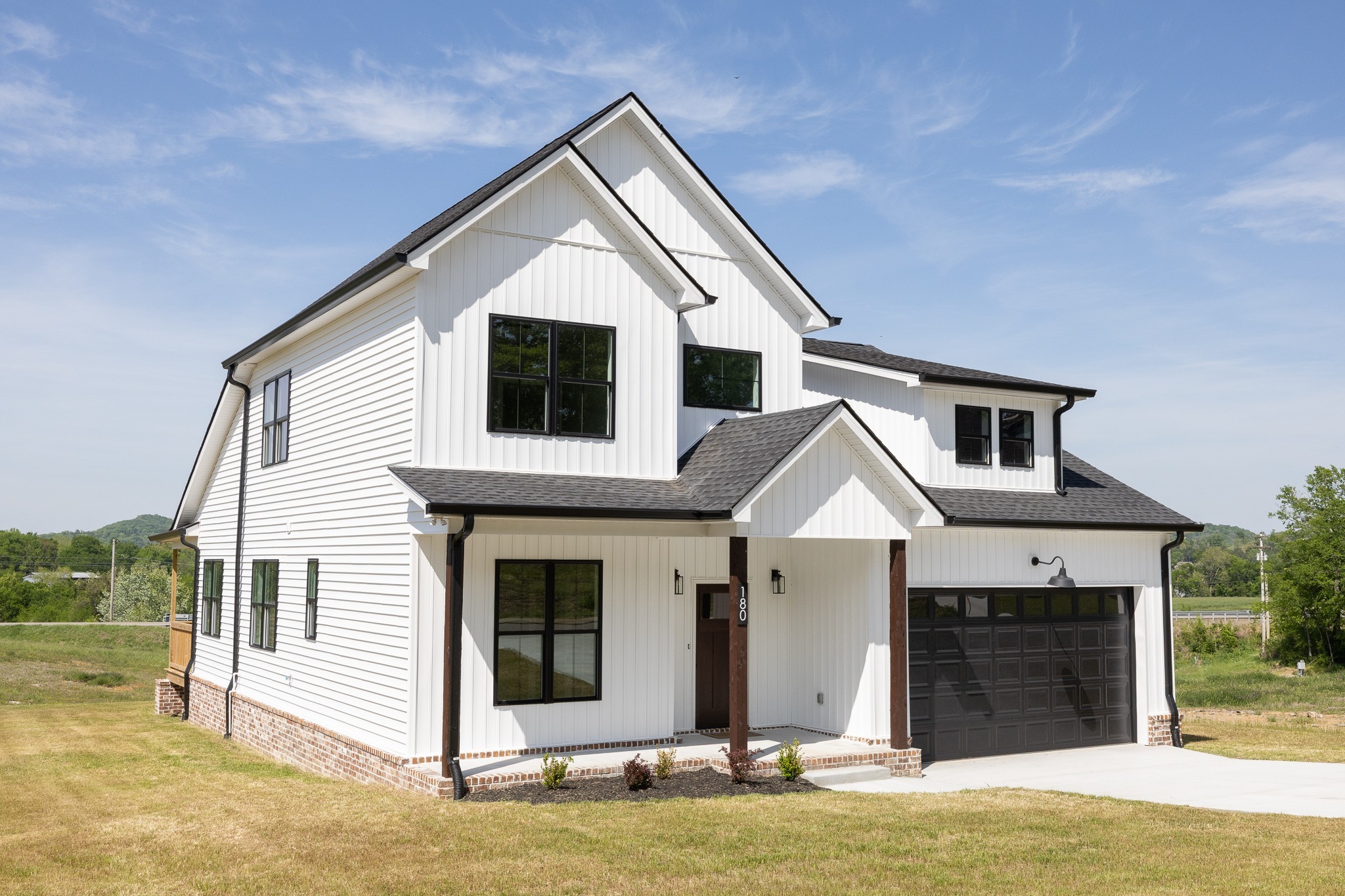 180 Scenic Ln