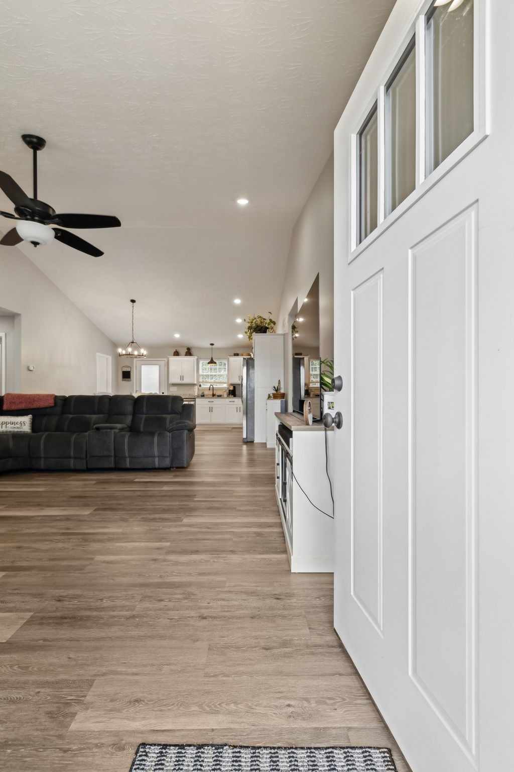 125 Vivian Ln