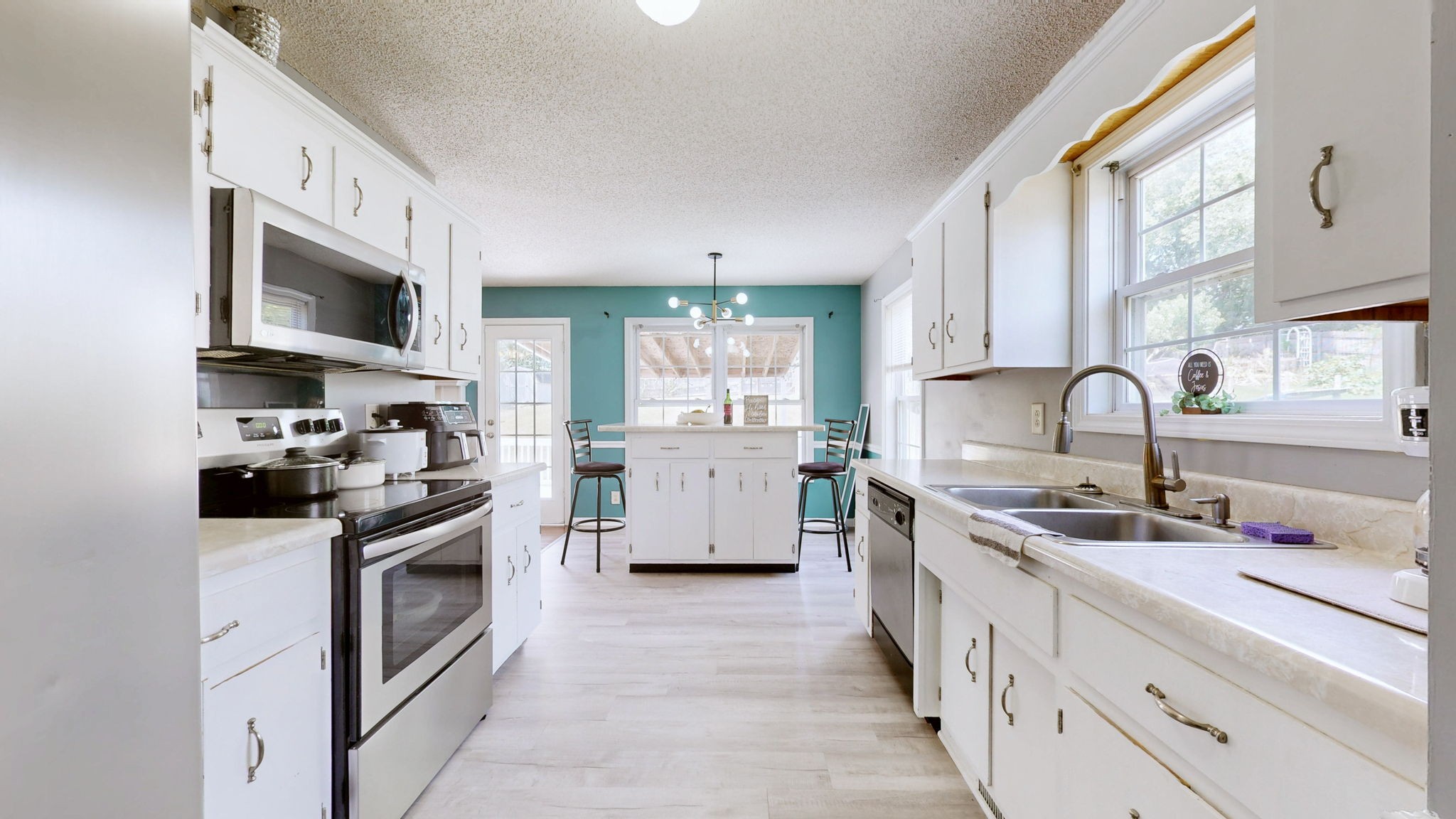 1496 Buchanon Dr