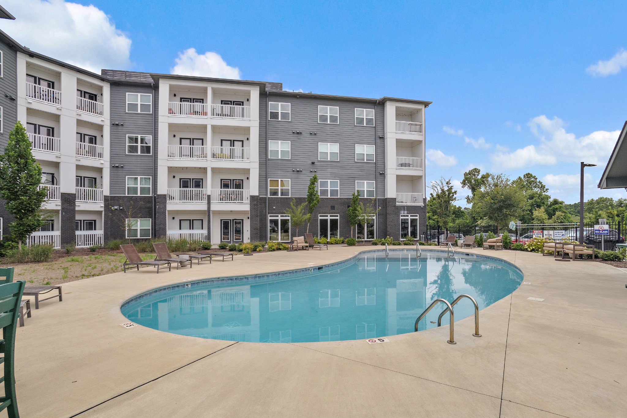 1540 Lebanon Pike 415