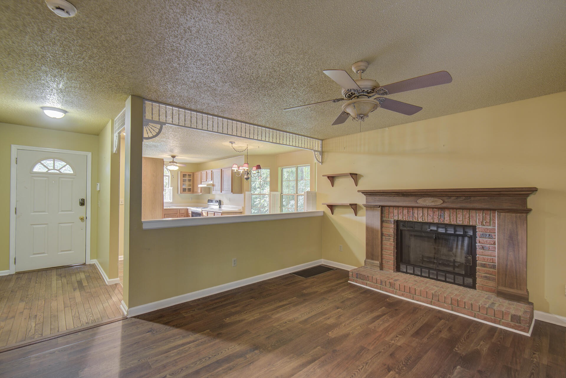 9028 Warbler Lane