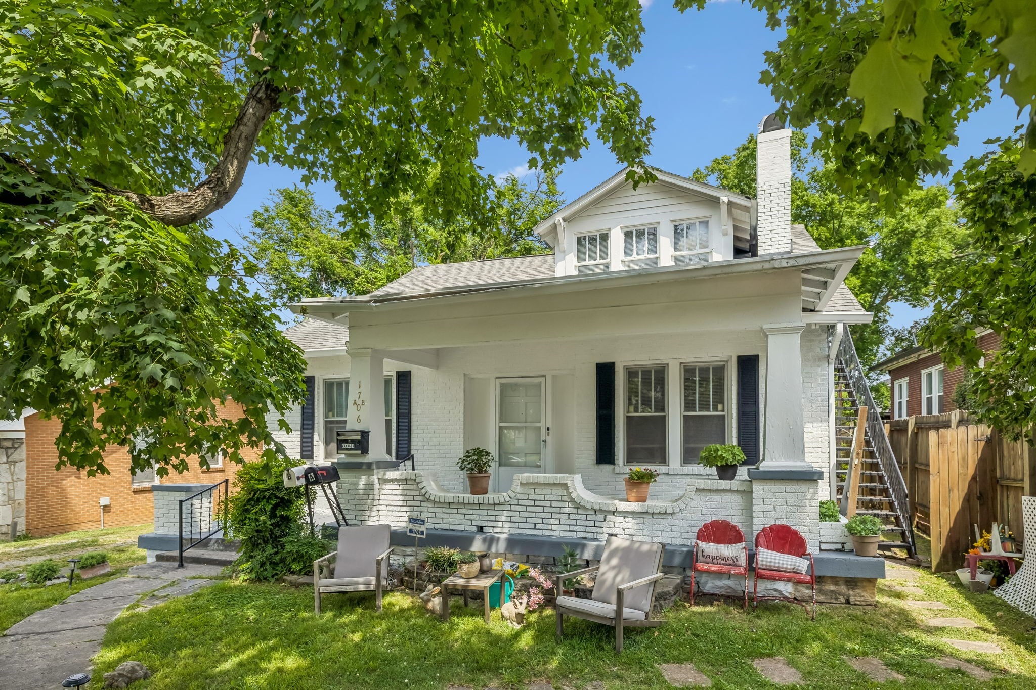 5-bed listing at 1706 Villa Pl, Nashville