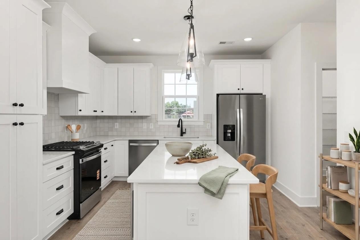 504 Edwin St 32
