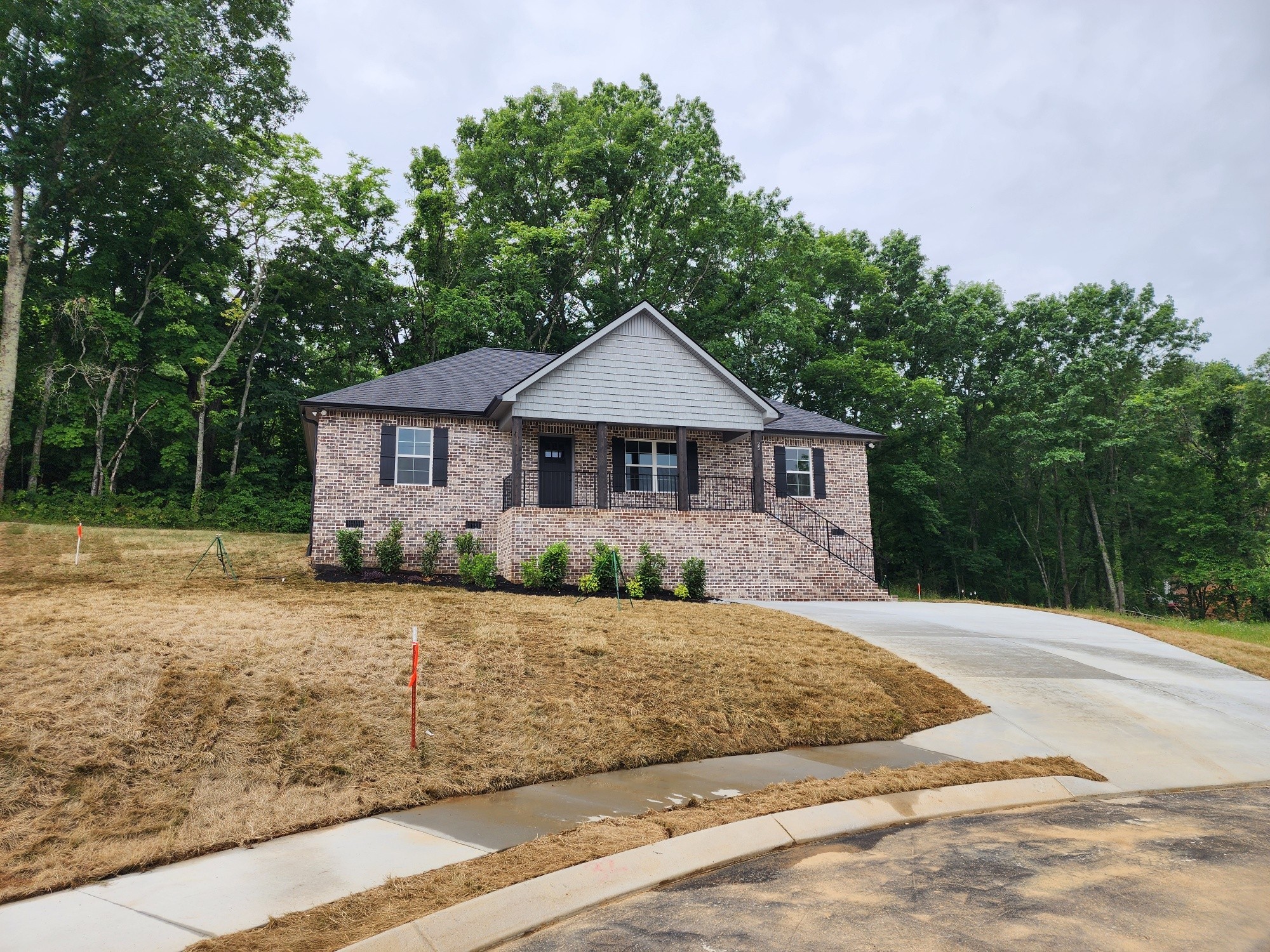 25 Scenic Ln