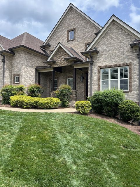 2040 Brisbane Dr Spring Hill TN 37174