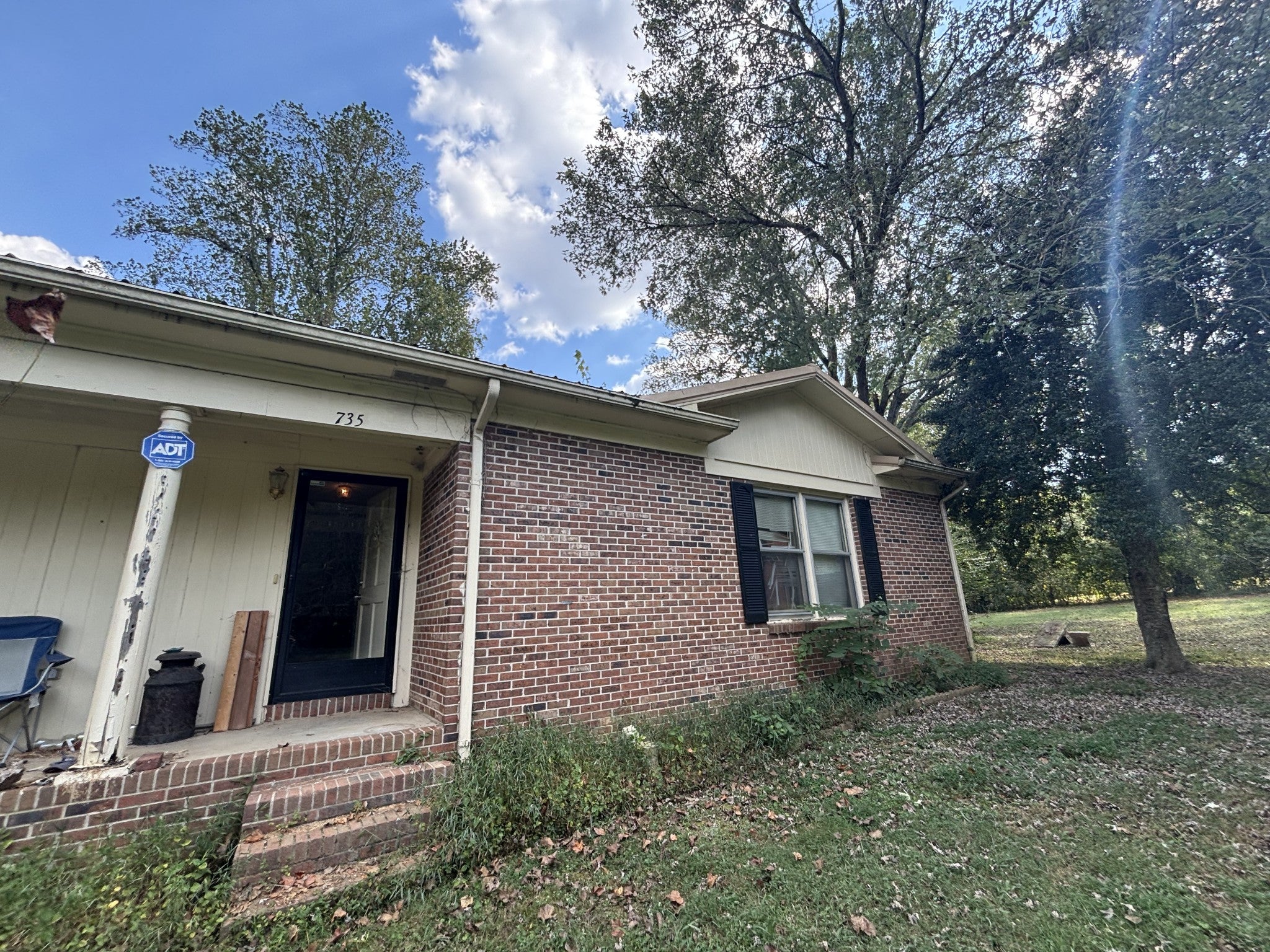 735 Hickory Dr