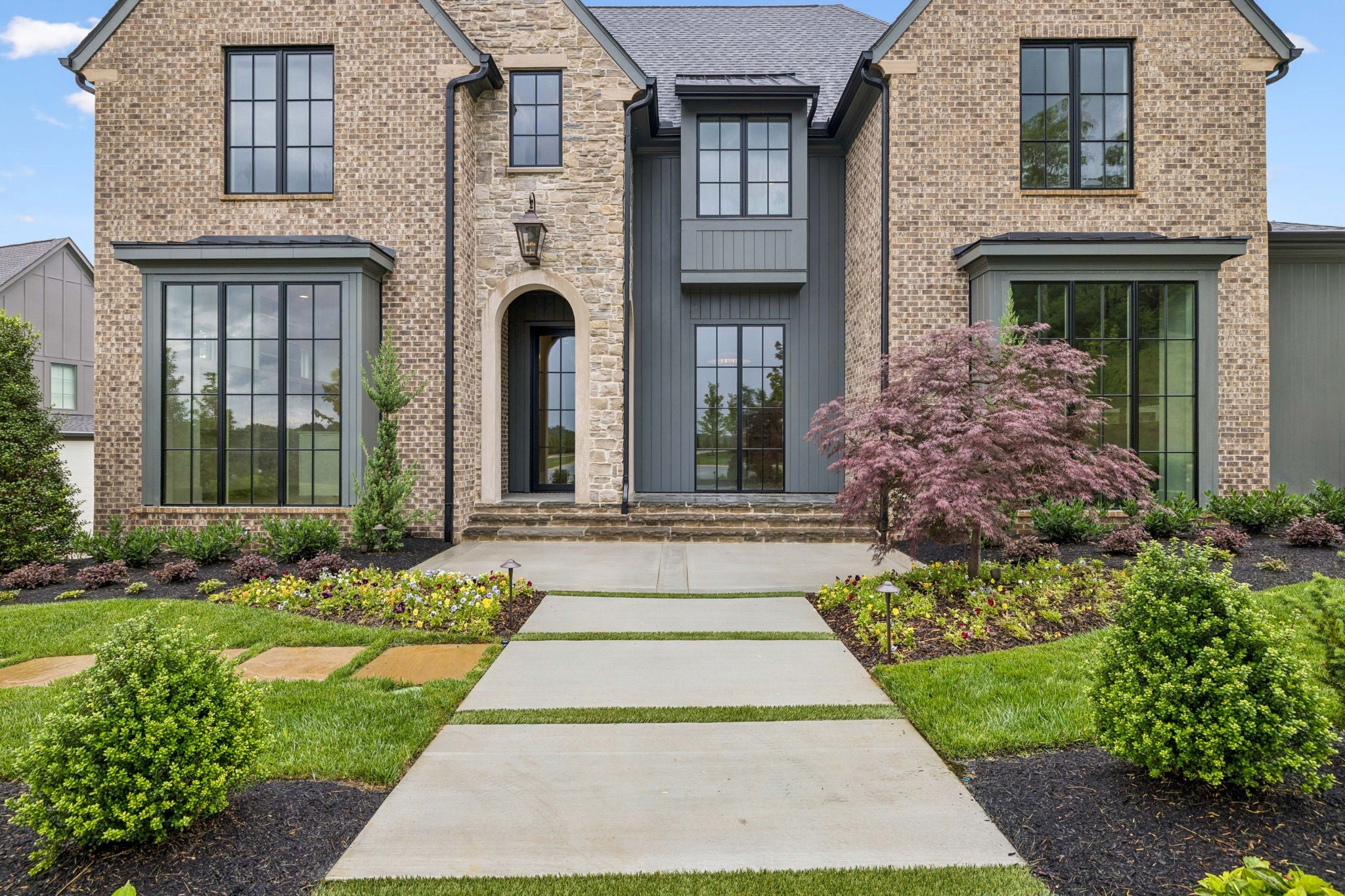 8087 Mountaintop Dr