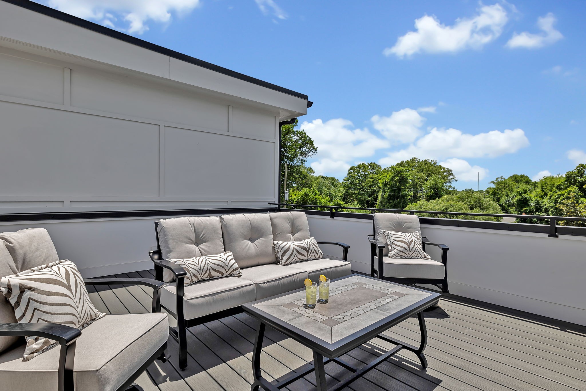 426 E Iris Dr