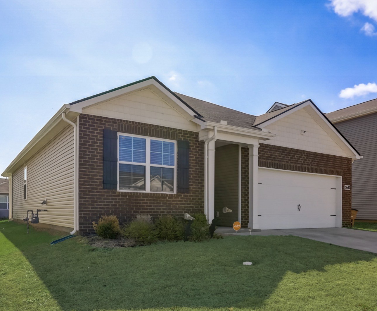 5640 Hickory Woods Dr