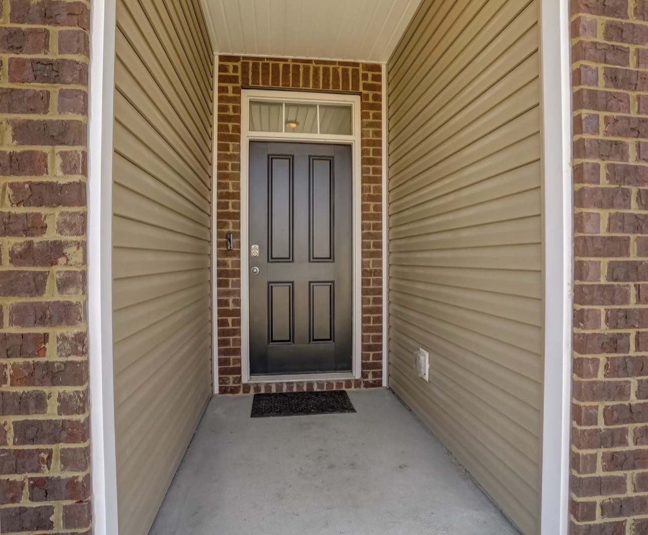 5640 Hickory Woods Dr