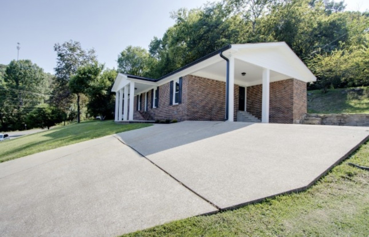 132 Hillwood Dr