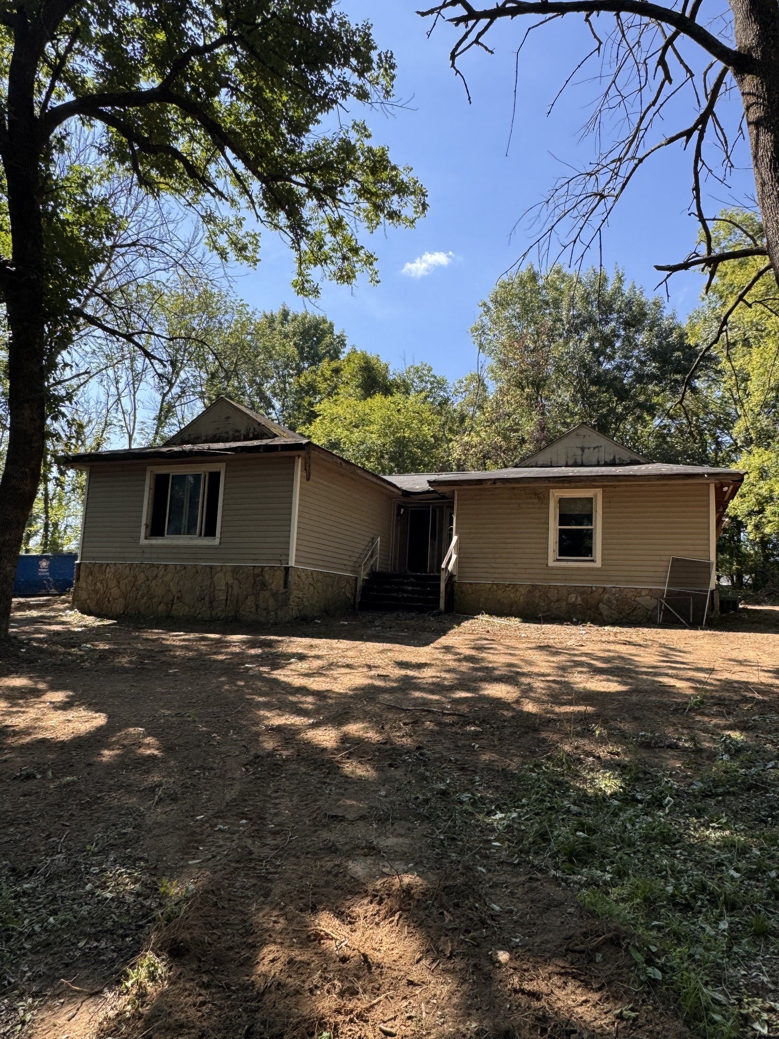 330 Lytle Dr