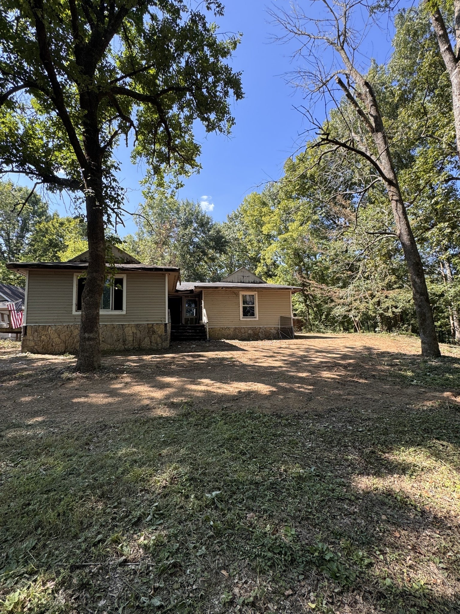 330 Lytle Dr