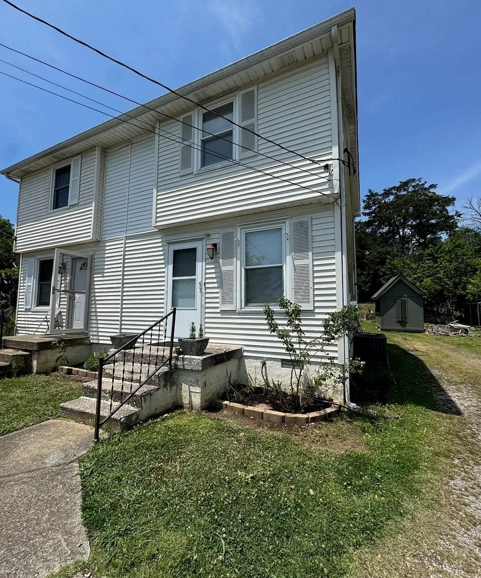 612 Ashmont Ct