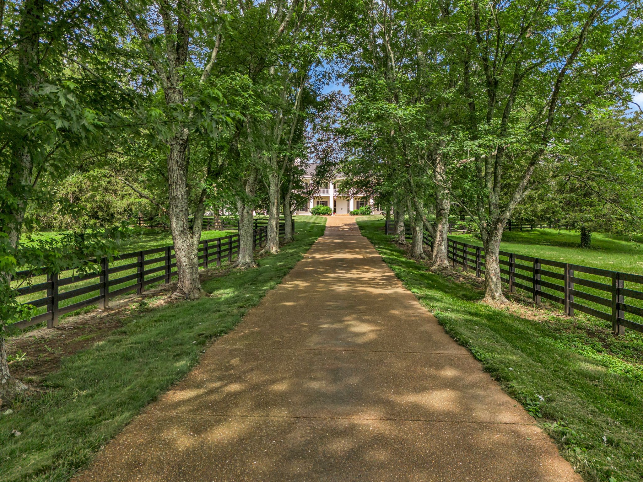 2485 Old Natchez Trce