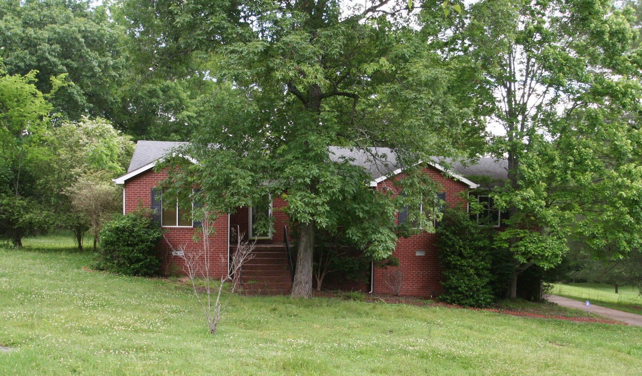 603 Canterbury Trl