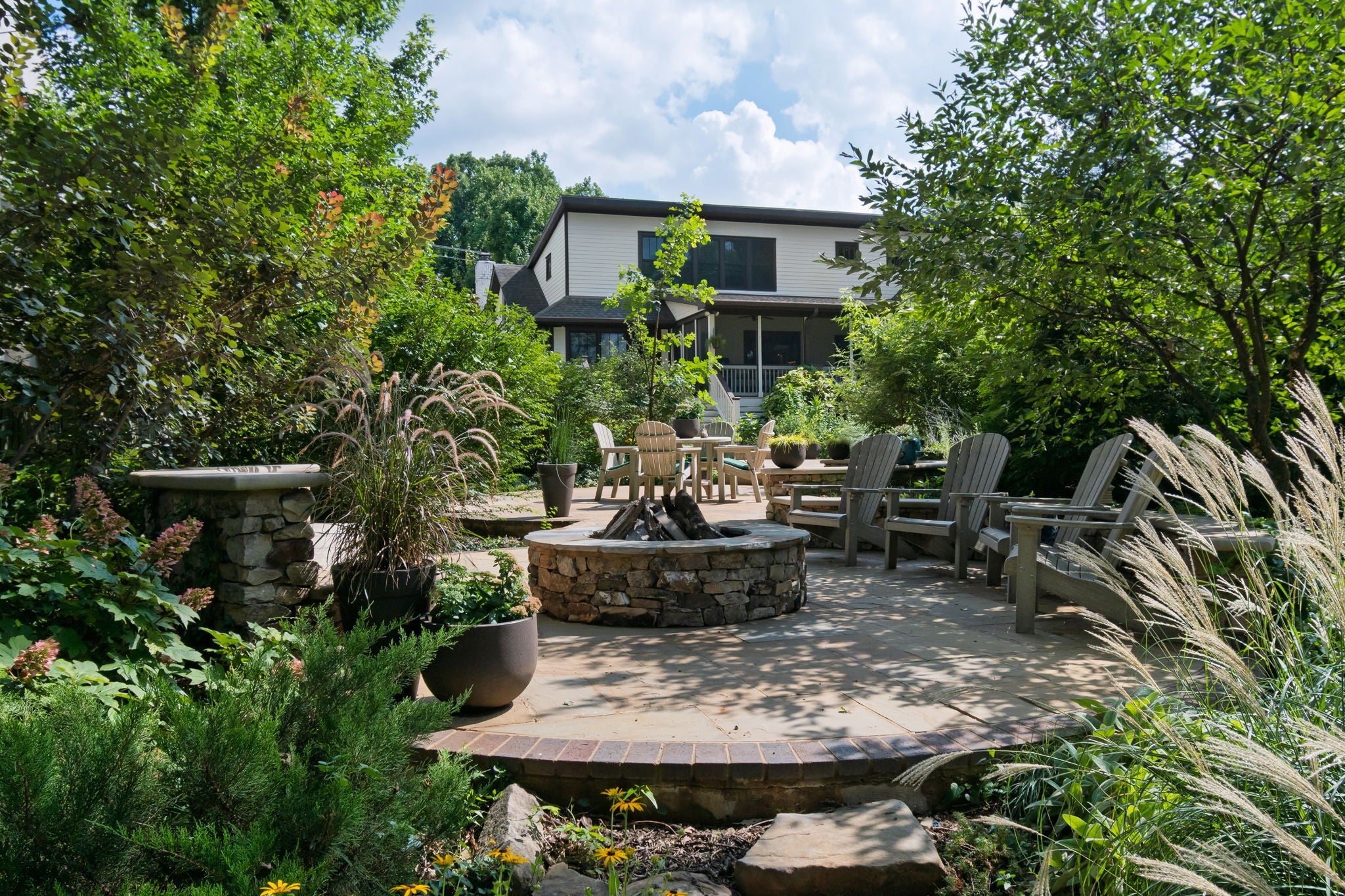 3106 Woodlawn Dr
