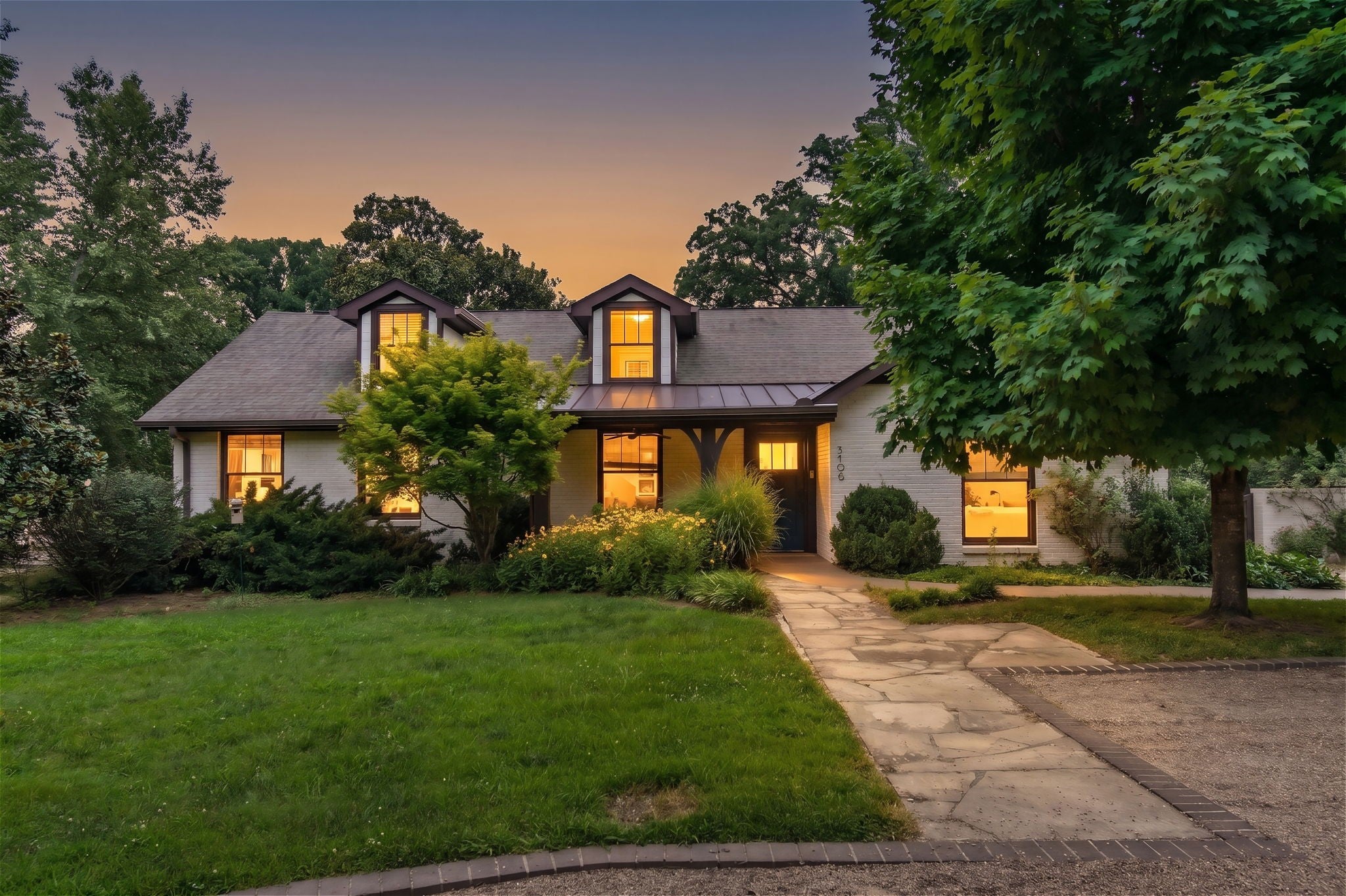 4-bed listing at 3106 Woodlawn Dr, Nashville