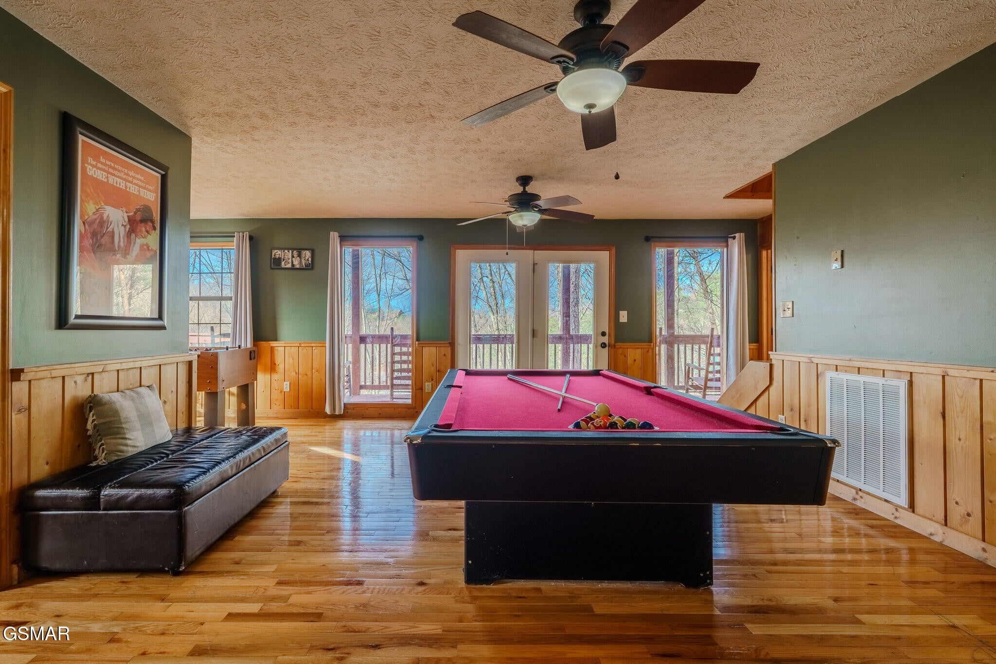 1643 Raccoon Den Way