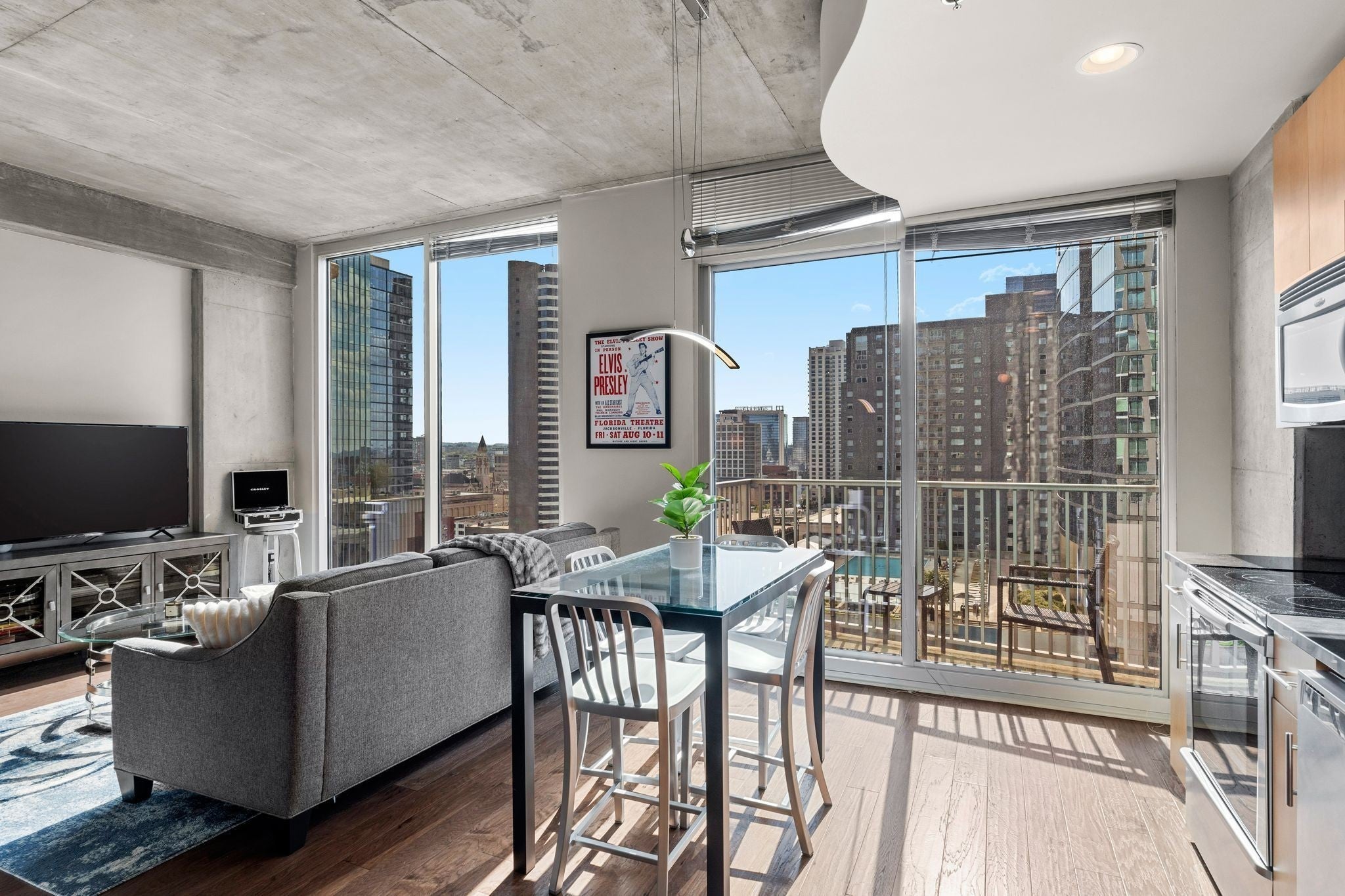 415 Church St 1210