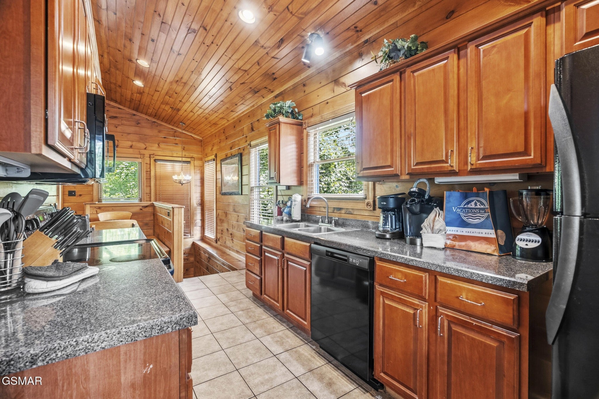 832 Great Smoky Way