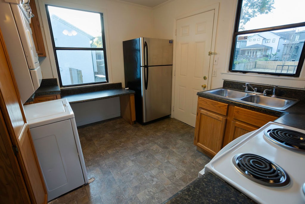 Nashville, Tennessee 37204, United States, 2 Bedrooms Bedrooms, ,1 BathroomBathrooms,Residential,Active,192000