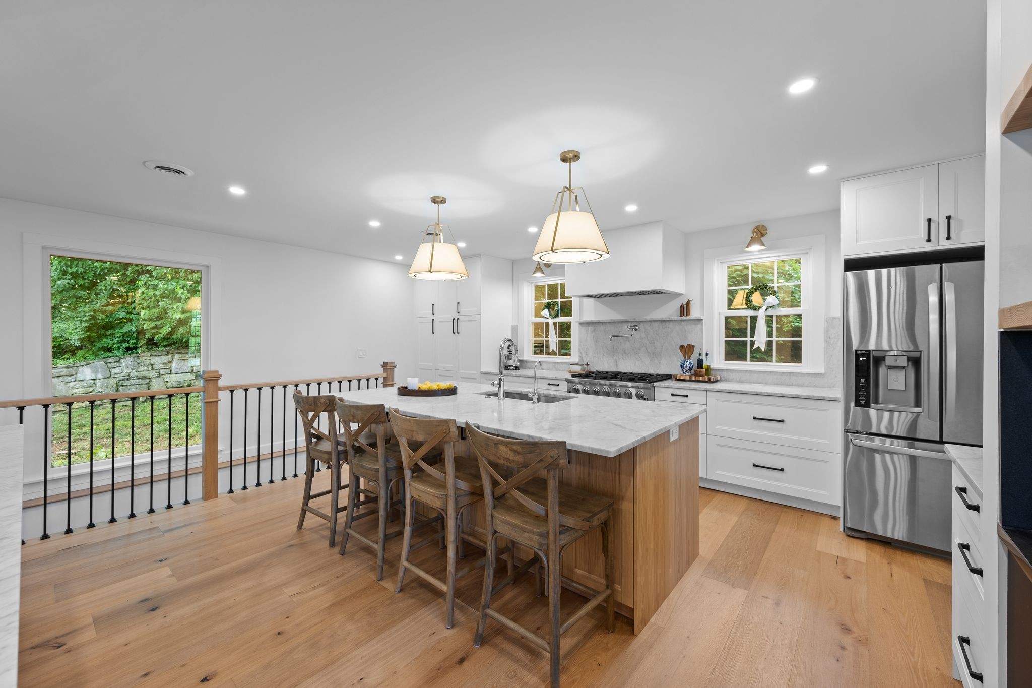 5107 Stoneleigh Cir