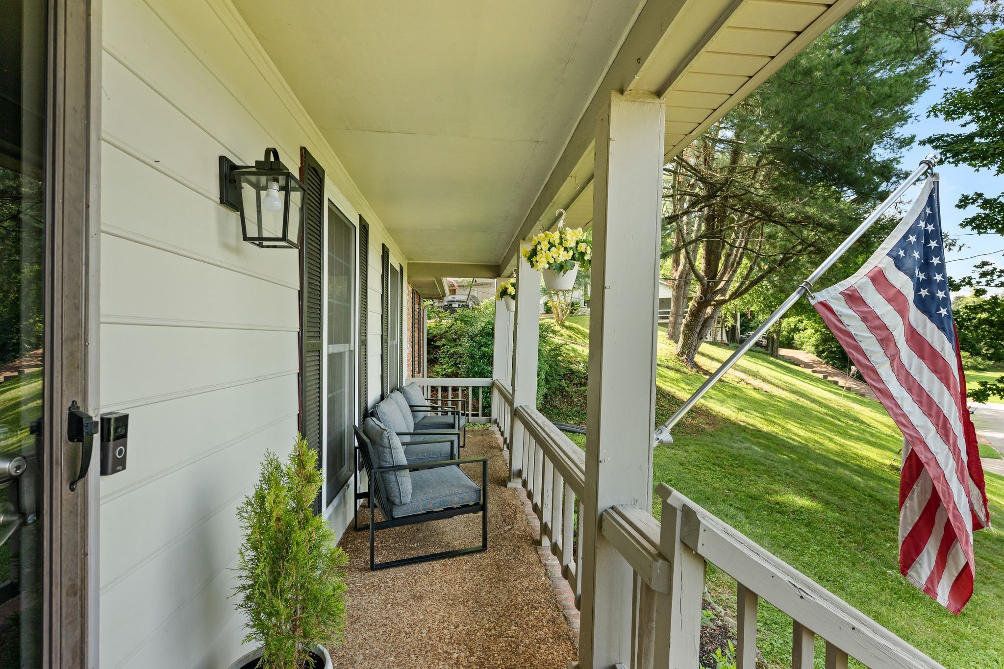5107 Stoneleigh Cir