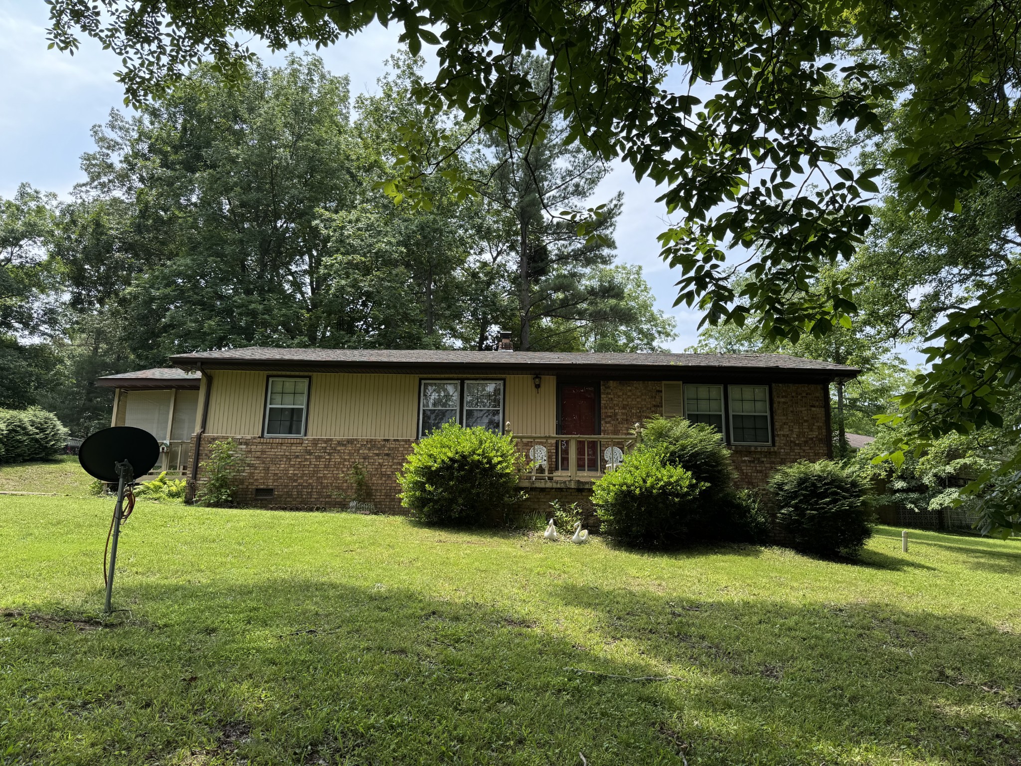 105 Hickory Hill Dr