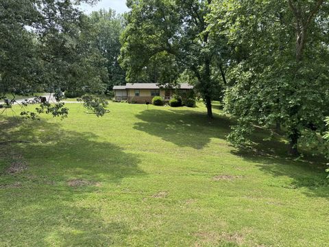 105 Hickory Hill Dr Dover TN 37058
