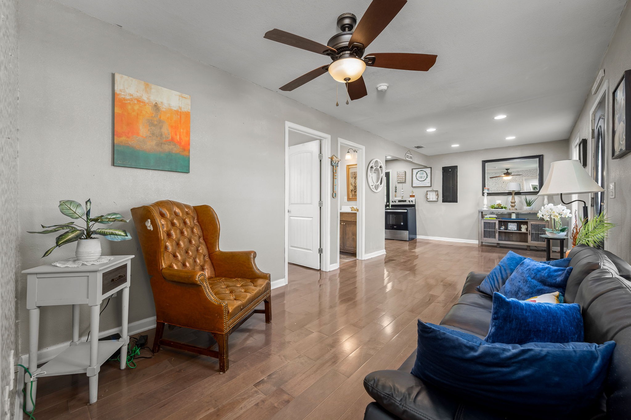 202 S COLLINS STREET