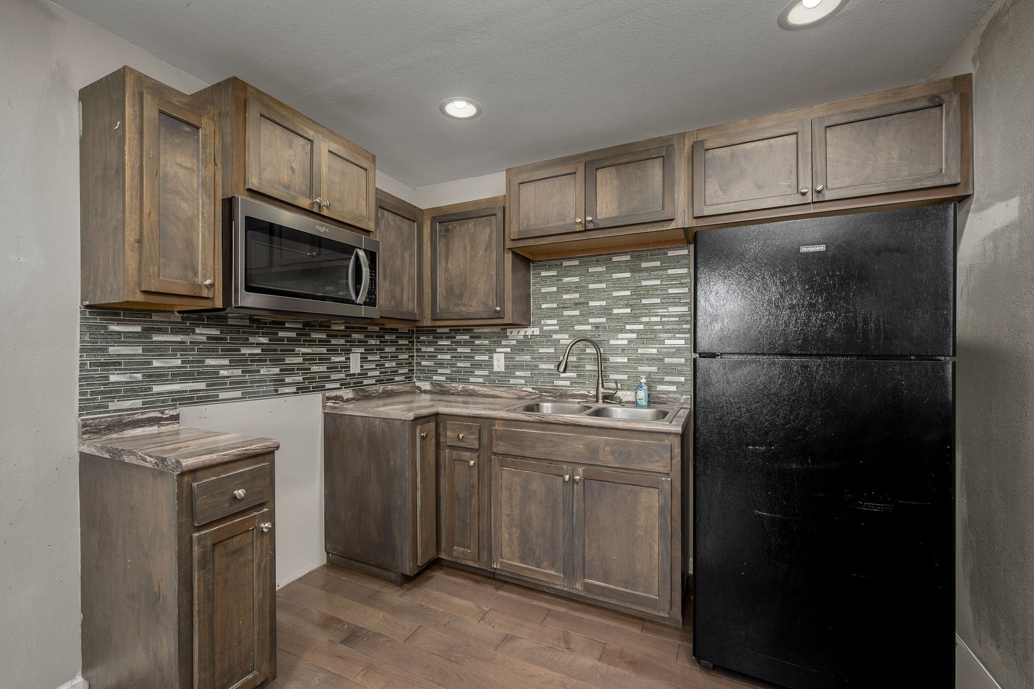 202 S COLLINS STREET