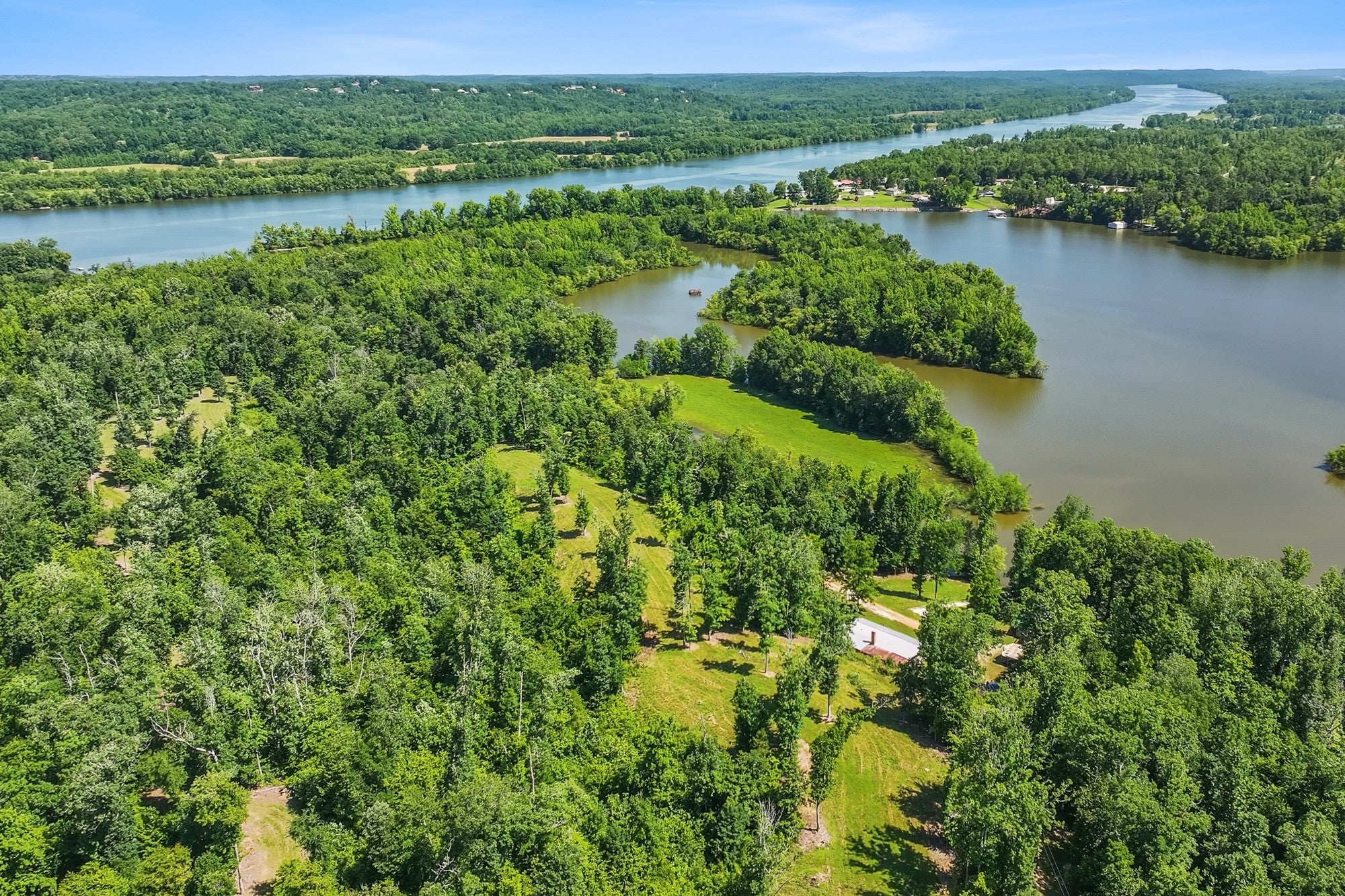 508 Lakeside Dr