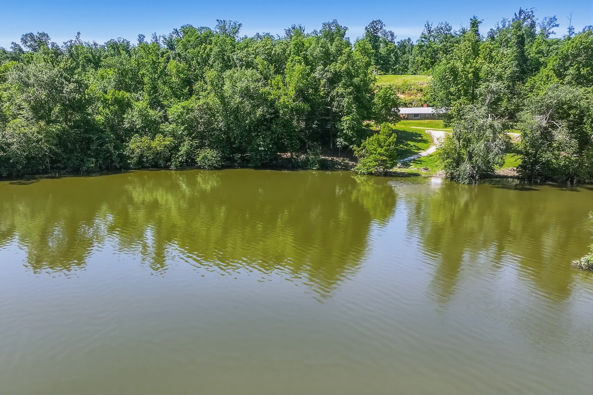 508 Lakeside Dr