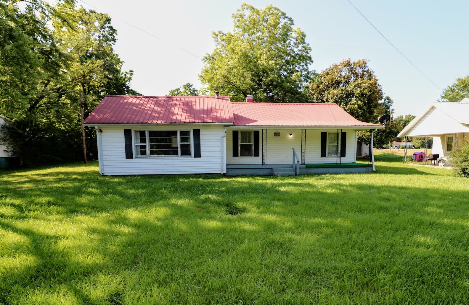 289 Long St W