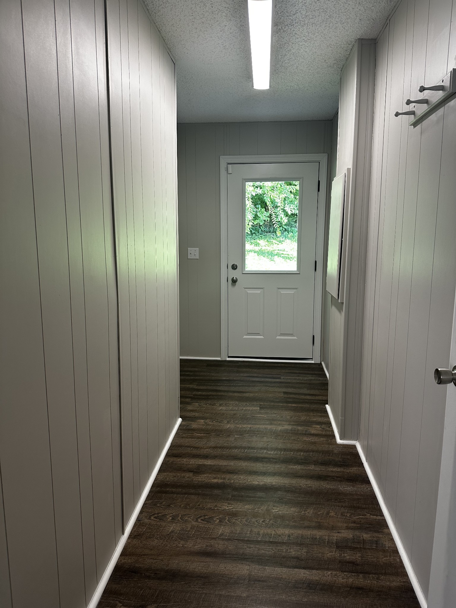 599 Defeated Creek Hwy